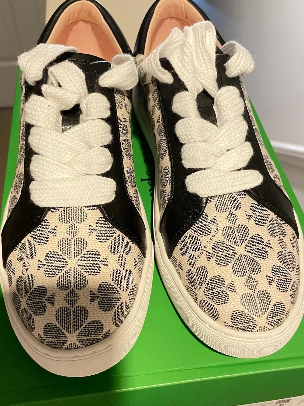 Kate Spade Erin Black & White Sneaker Size 8.5 NIB